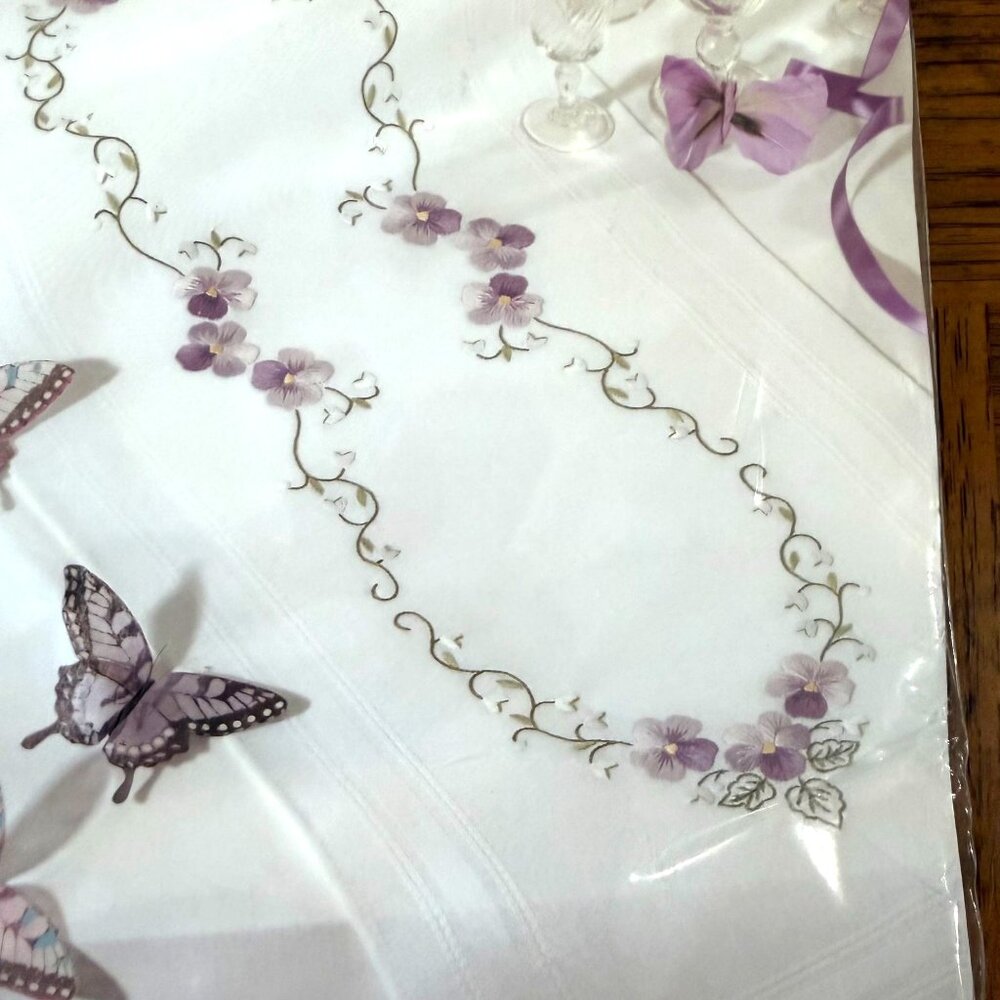 Rico Design Floral Table Runner Embroidery Kit 48565 16"x39" White Purple Cotton - Picture 4 of 7